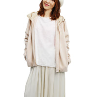 フード、ファースナ付きスエード調X中綿切り替えジャンパ