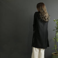 レースを贅沢に使用したフェミニンなロングブラウス