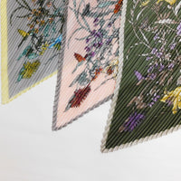 プリーツ加工ボタニカル柄スカーフ 2021AW売れ筋トレンド新作 薄手細幅