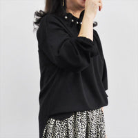 秋から春まで着られる!大人のほの甘かわいい衿元パールプルオーバー asone femme アズワンファム