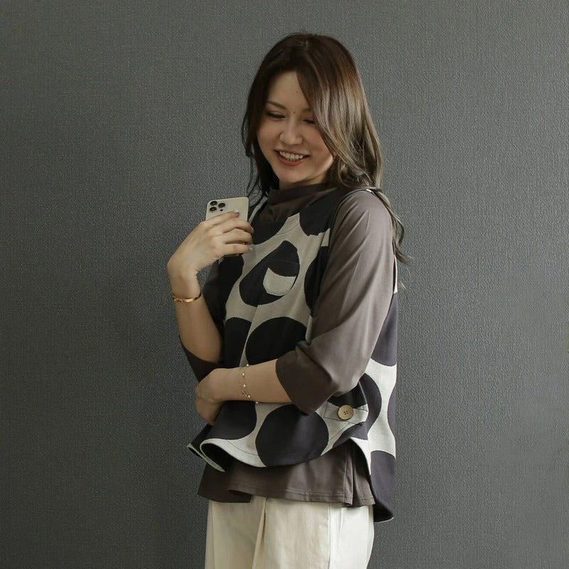 【春夏物】レディースベストショート丈大きめドット柄可愛い人気グレーブラックおしゃれおすすめ母の日プレゼント送料無料